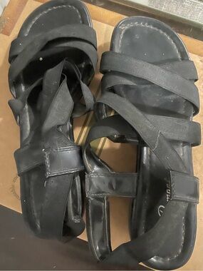 Women’s Black Strappy Comfort Sandals by Penman's Size 9